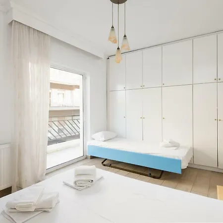 Lägenhet Big Modern Center Apartment, Balcony And Parking *